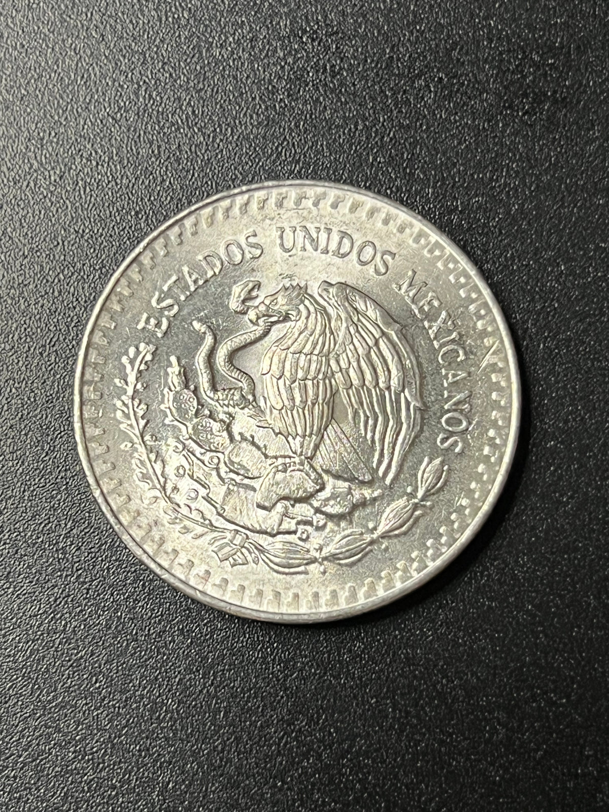 1985 Mexico 1 Onza "Winged Victory" Silver Libertad (Buena/Circulated)